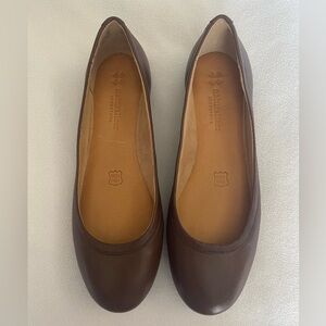 Naturalizer brown leather slip on shoes